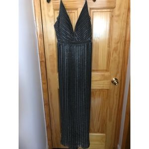 Laundry by Shelli Segal Metallic Gown!